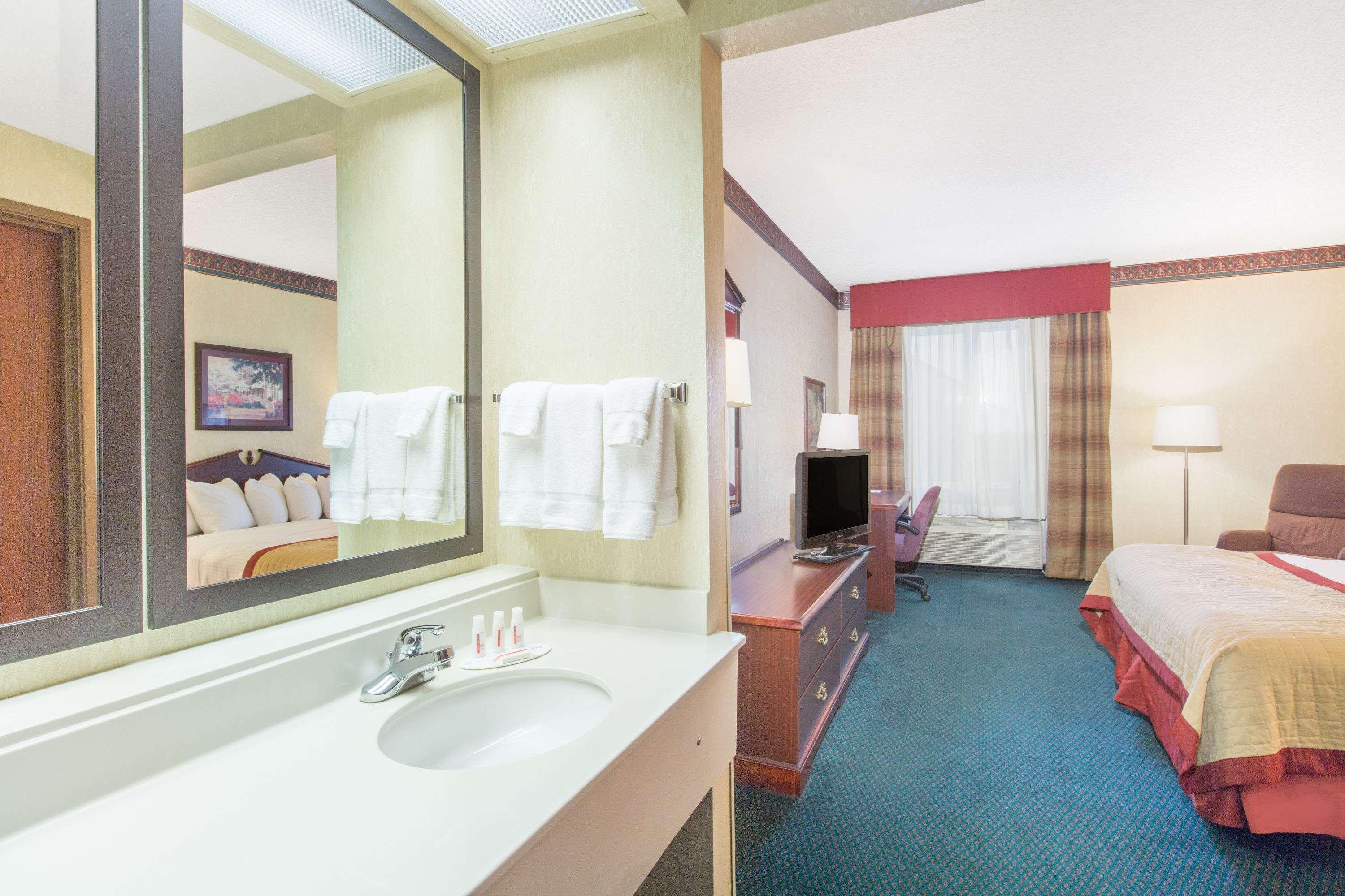 Baymont By Wyndham Jonesboro Hotel Ngoại thất bức ảnh