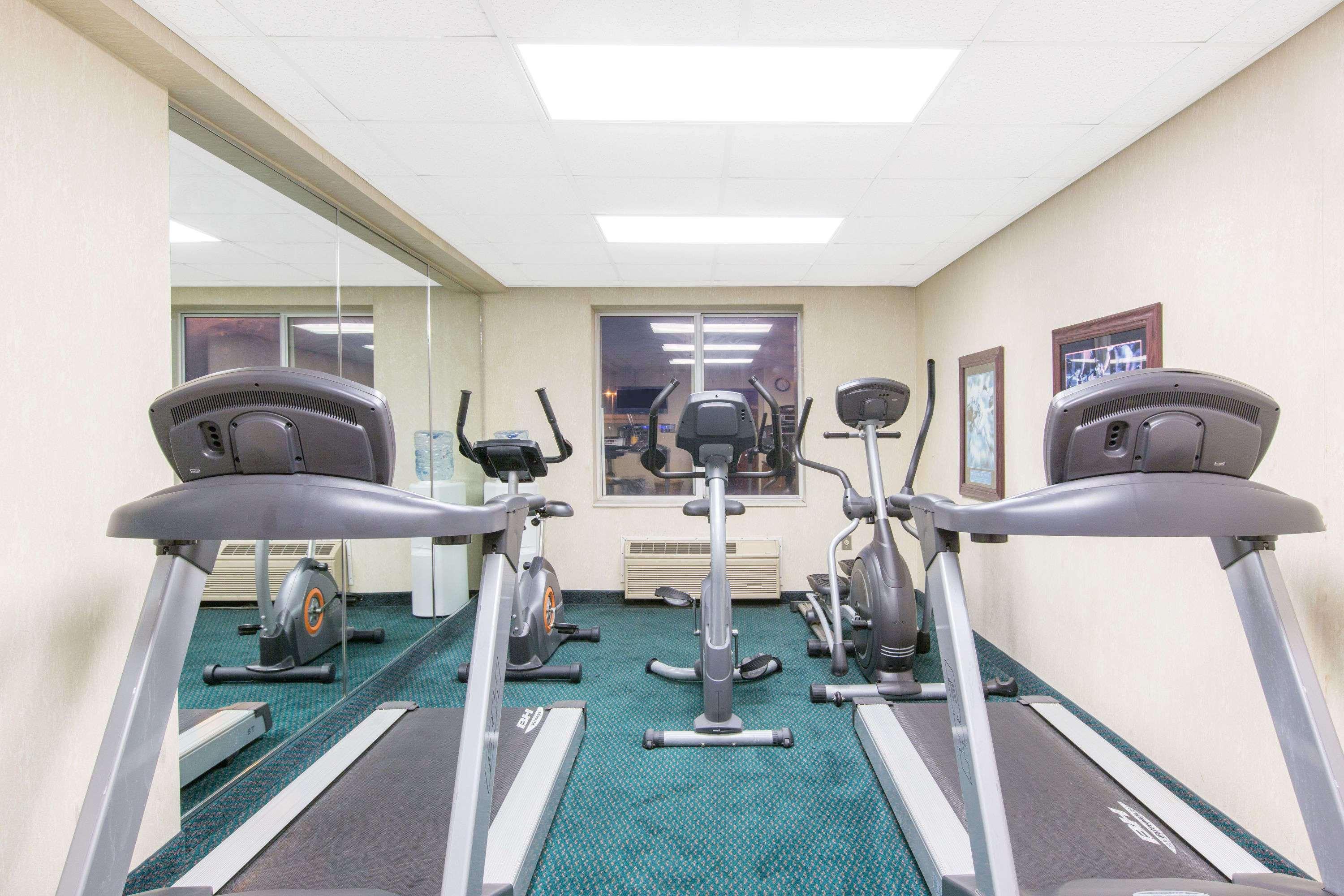 Baymont By Wyndham Jonesboro Hotel Ngoại thất bức ảnh