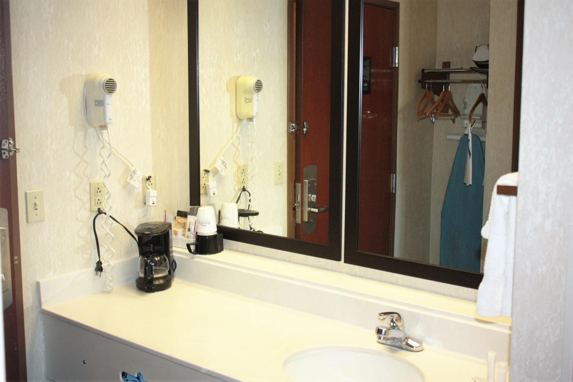 Baymont By Wyndham Jonesboro Hotel Phòng bức ảnh