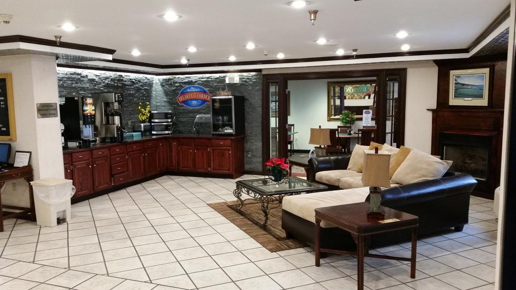 Baymont By Wyndham Jonesboro Hotel Ngoại thất bức ảnh