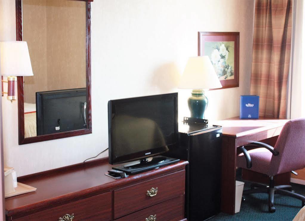 Baymont By Wyndham Jonesboro Hotel Ngoại thất bức ảnh